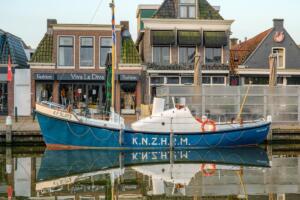 De K.F. Sluys, oud-reddingboot van o.a. Enkhuizen, nu 'gestationeerd' op West-Terschelling.

Foto: Roel A. Ovinge